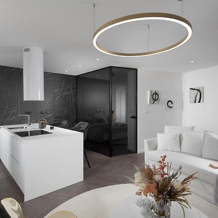 Premium Apartment Ca' San Marco In A Historic Town لابين المظهر الخارجي الصورة