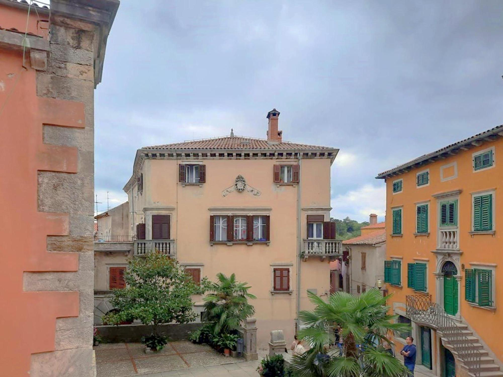 Premium Apartment Ca' San Marco In A Historic Town لابين المظهر الخارجي الصورة